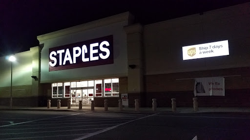 Office Supply Store «Staples», reviews and photos, 270 Upland Square Dr, Pottstown, PA 19464, USA