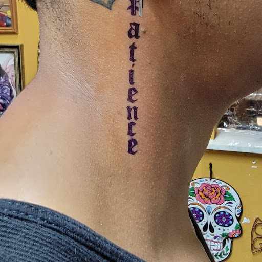 Tattoo Shop «Hollyweird Tattoos», reviews and photos, 569 GA-138, Jonesboro, GA 30236, USA