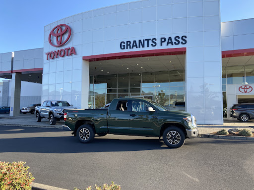 Car Dealer «Grants Pass Toyota», reviews and photos, 375 Redwood Hwy, Grants Pass, OR 97527, USA