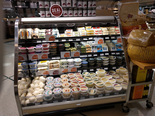 Grocery Store «Lunds & Byerlys Plymouth», reviews and photos, 3455 Vicksburg Ln N, Plymouth, MN 55447, USA