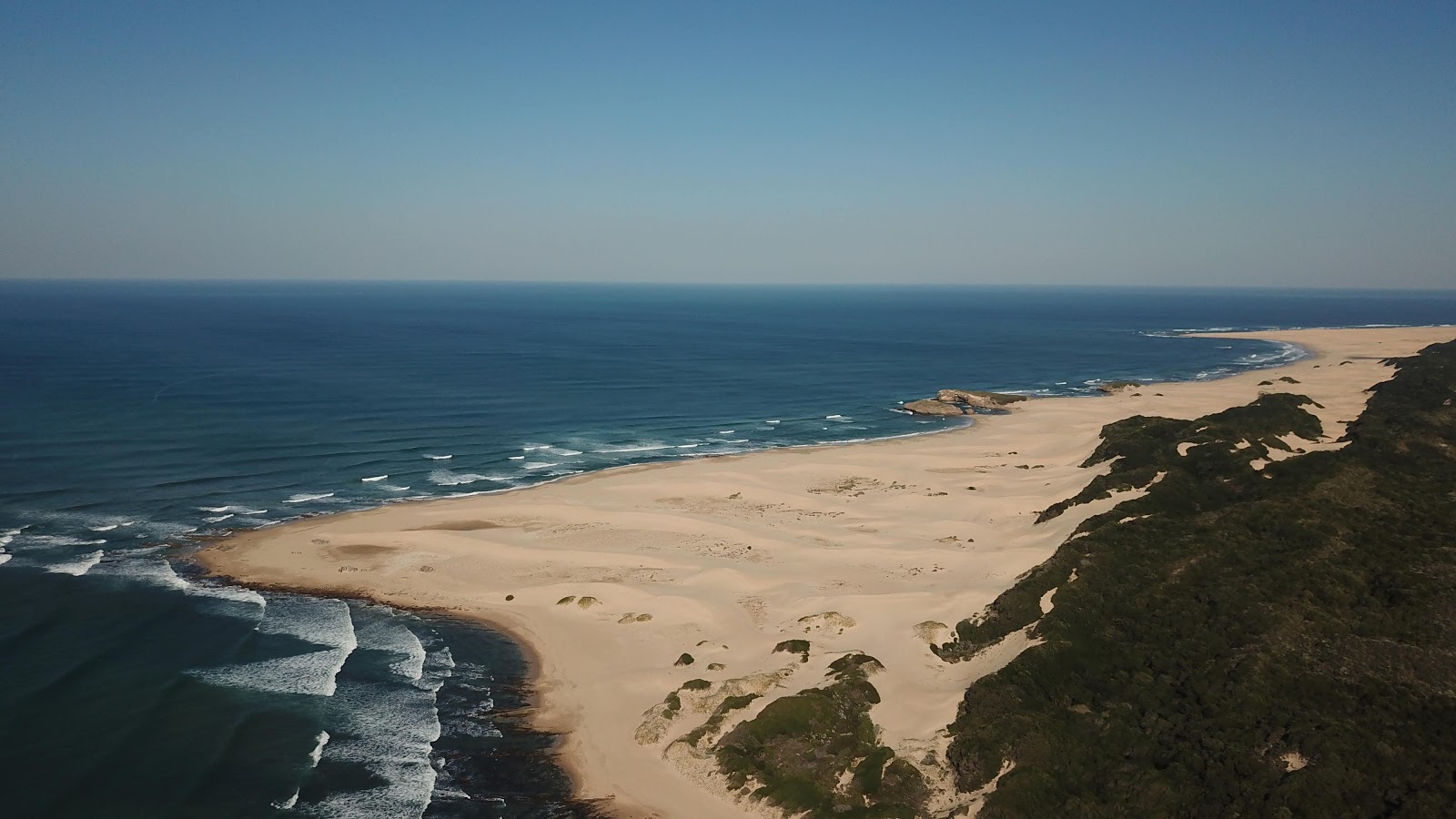 Zdjęcie Kleinemonde beach z powierzchnią beżowy piasek