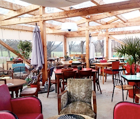 Atmosphère du Restaurant Les Jardins Gourmands du Domaine de Lacroix-Laval à Marcy-l'Étoile - n°9