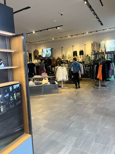 Sportswear Store «lululemon», reviews and photos, 444 Nichols Rd, Kansas City, MO 64112, USA