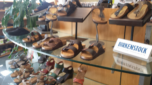 Shoe Store «On The Run Shoes», reviews and photos, 1310 9th Ave, San Francisco, CA 94122, USA