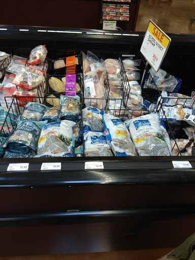 Grocery Store «Fresh Thyme Farmers Market- Town & Country», reviews and photos, 13957 Manchester Rd, Ballwin, MO 63011, USA