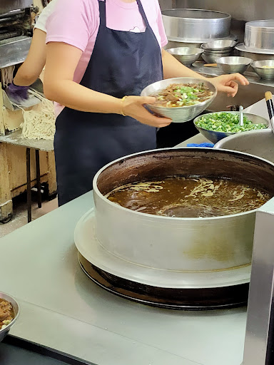 美濃現做刀切牛肉麵館 的照片