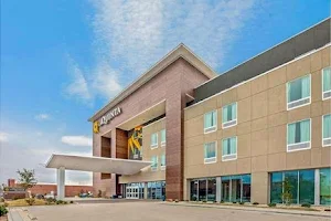 La Quinta Inn and Suites by Wyndham Waco Downtown - Baylor image
