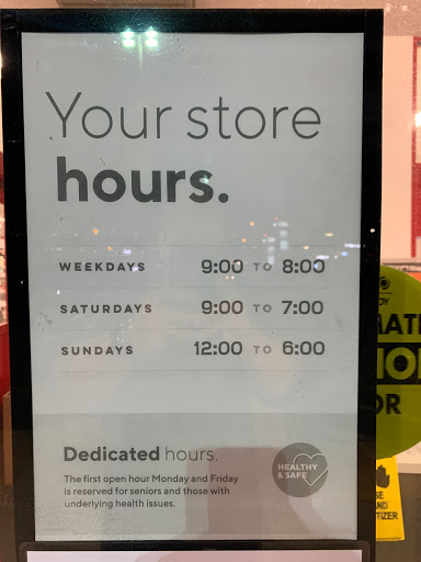 Office Supply Store «Staples», reviews and photos, 4214 W Wendover Ave, Greensboro, NC 27407, USA