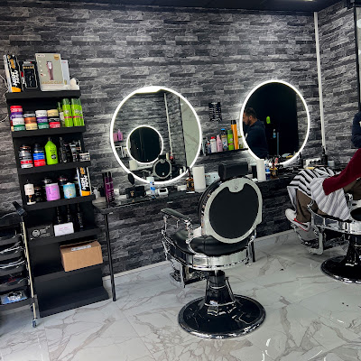 YS BARBER à La Courneuve