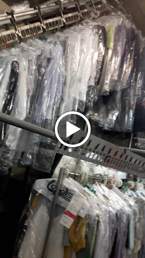 Dry Cleaner «Lapels Dry Cleaning Gilbert», reviews and photos, 2586 S Val Vista Dr, Gilbert, AZ 85295, USA