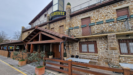 Hotel Restaurante Izar Ondo - Iruñeko Etorb., s/n, 31839 Arbizu, Navarre, Spain