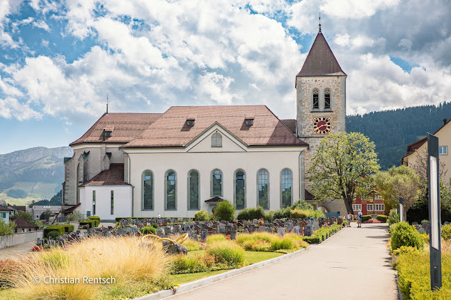 Rezensionen über Katholische Pfarrkirche St. Mauritius, Appenzell in Herisau - Kirche