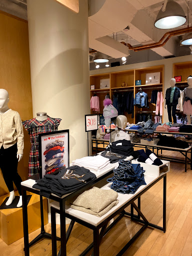 Clothing Store «J.Crew», reviews and photos, 2126 Abbott Martin Rd #141, Nashville, TN 37215, USA