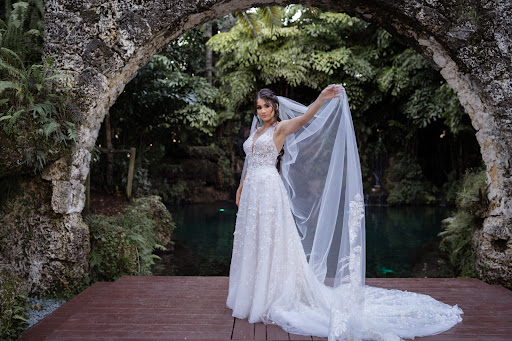 Bridal Shop «Merlili Bridal Boutique», reviews and photos, 356 Miracle Mile, Coral Gables, FL 33134, USA