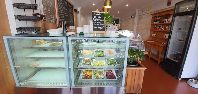 Comments and reviews of Red Tractor Cafe & Deli