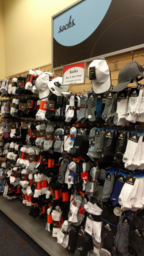 Shoe Store «Shoe Carnival», reviews and photos, 152 S Gary Ave, Bloomingdale, IL 60108, USA