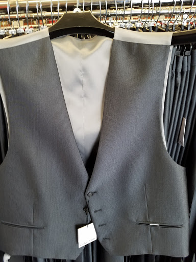 Clothing Store «K&G Fashion Superstore», reviews and photos, 5802 E Virginia Beach Blvd #108, Norfolk, VA 23502, USA