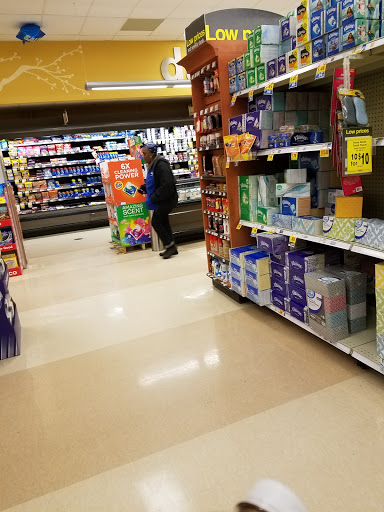 Grocery Store «Kroger», reviews and photos, 25780 Middlebelt Rd, Farmington Hills, MI 48336, USA