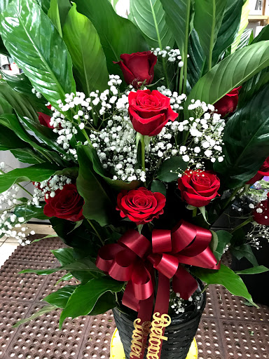 Florist «All Occasion Florist & Gifts», reviews and photos, 34125 Harper Ave, Charter Twp of Clinton, MI 48035, USA