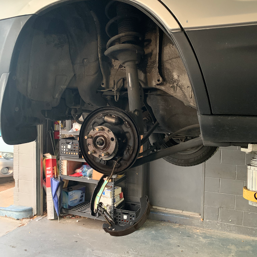 Auto Repair Shop «Orlando Import Auto Specialists, Inc.», reviews and photos, 2801 E South St, Orlando, FL 32801, USA