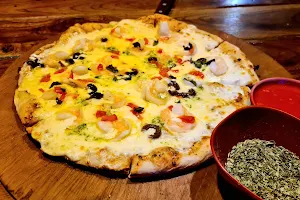 La Casa de La Pizza, Areguá image