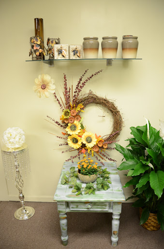 Florist «The Village Flower Shop», reviews and photos, 132 S Addison St, Bensenville, IL 60106, USA