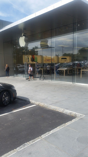 Computer Store «Apple Manhasset», reviews and photos, 1900 Northern Blvd, Manhasset, NY 11030, USA