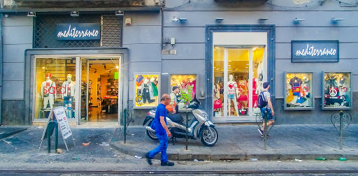 Mediterraneo abbigliamento Guess Multibrand Napoli