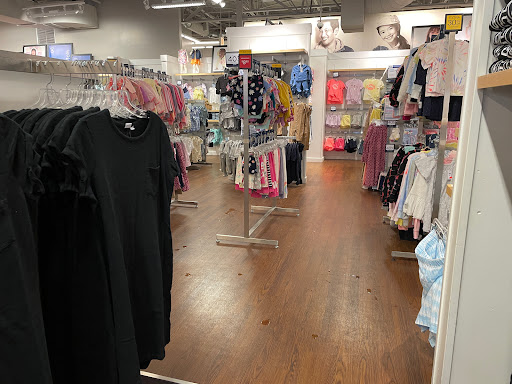 Outlet Mall «Tanger Outlet Jeffersonville», reviews and photos, 8000 Factory Shops Blvd, Jeffersonville, OH 43128, USA