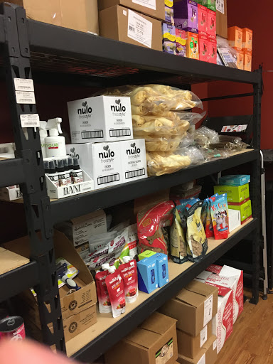 Pet Supply Store «Munchies Natural Pet Foods», reviews and photos, 2896 W Bay Dr, Belleair Bluffs, FL 33770, USA