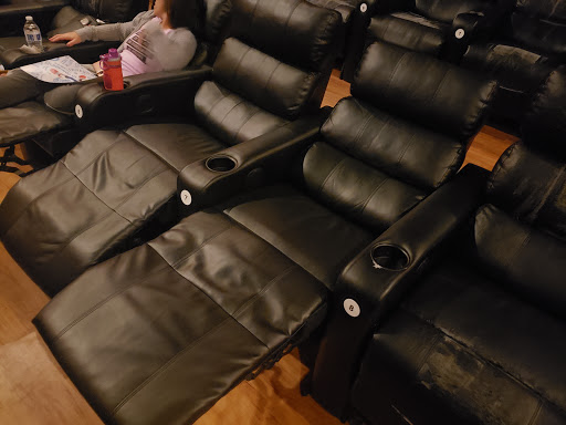 Movie Theater «Regal Cinemas Largo Mall 8», reviews and photos, 10500 Ulmerton Road East, Largo, FL 33771, USA