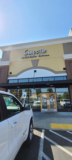 Mexican Restaurant «Chipotle Mexican Grill», reviews and photos, 17250 Southcenter Pkwy #108, Tukwila, WA 98188, USA