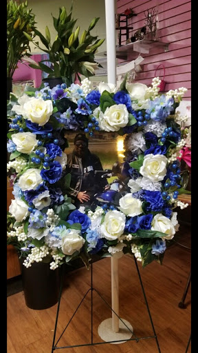 Florist «City Enchanted Gardens Florist», reviews and photos, 2246 W Taylor St, Chicago, IL 60612, USA