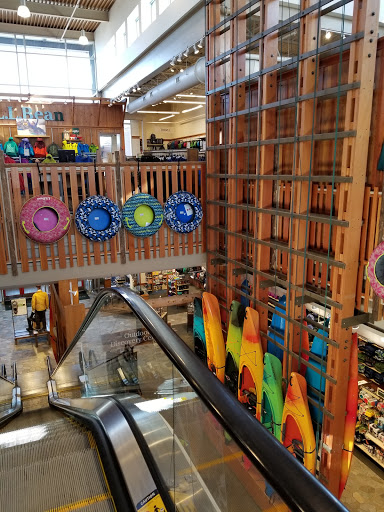 Clothing Store «L.L. Bean», reviews and photos, 6 Wayside Rd, Burlington, MA 01803, USA