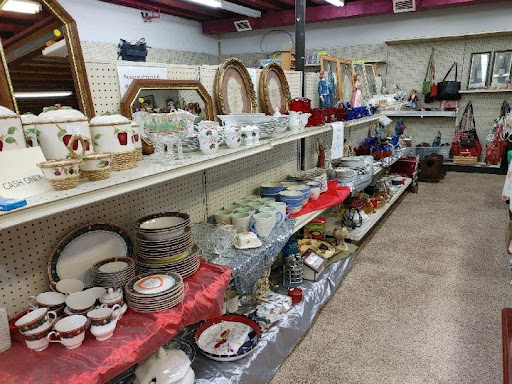 D19 Dollar, 7365 Pinckney Rd, Pinckney, MI 48169, USA, 