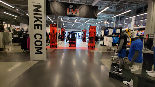 Sportswear Store «Nike East Los Angeles», reviews and photos, 4585 Whittier Blvd, East Los Angeles, CA 90022, USA