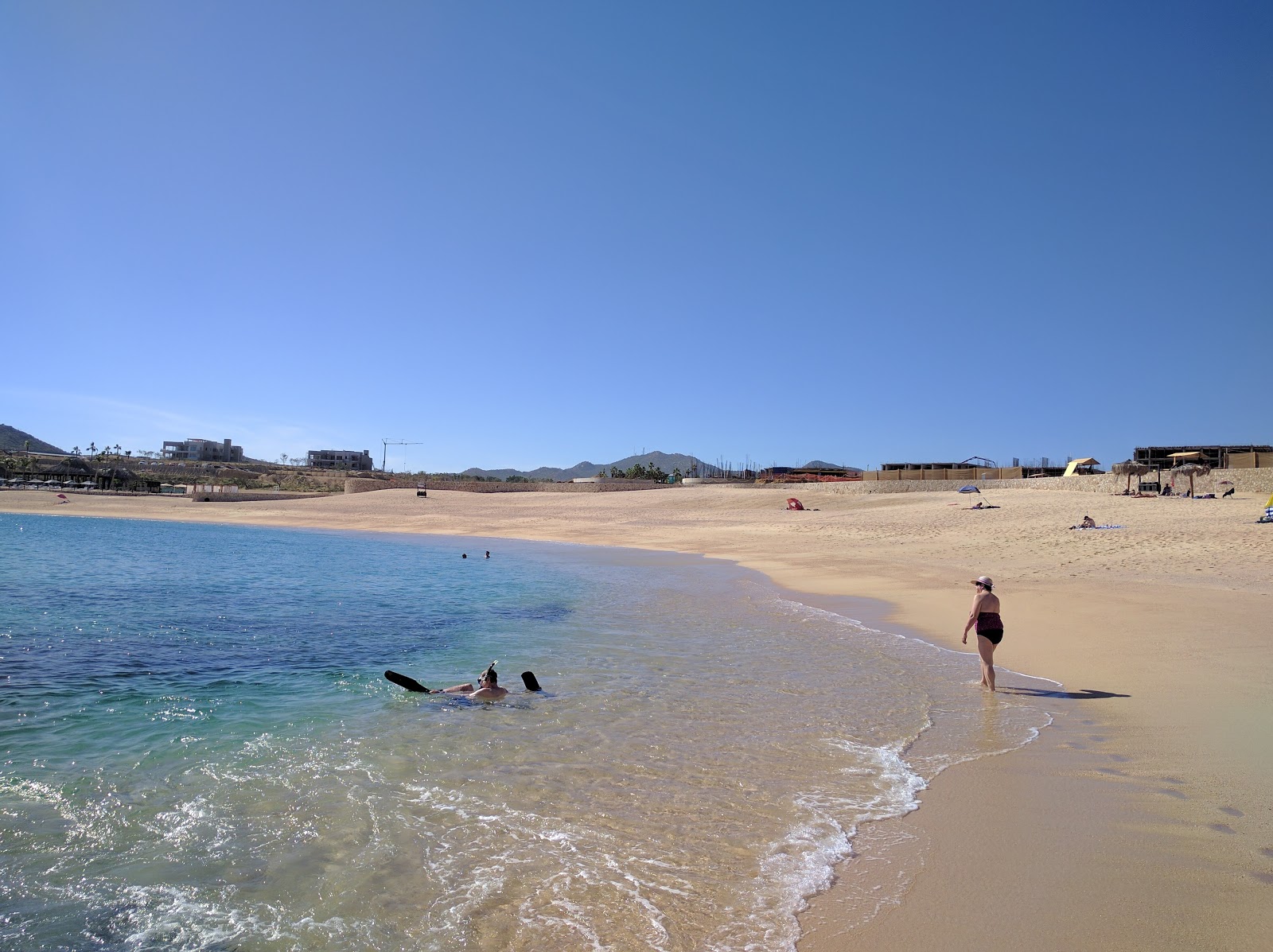 Photo de Playa Santa Maria avec l'eau cristalline de surface