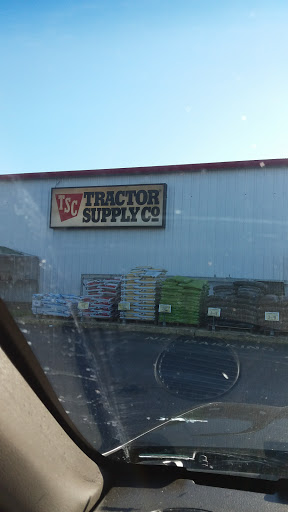 Home Improvement Store «Tractor Supply Co.», reviews and photos, 2385 E Market St, Harrisonburg, VA 22801, USA