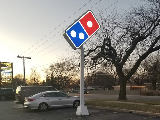 Dry Cleaner «Golf View Cleaners», reviews and photos, 633 W Golf Rd, Des Plaines, IL 60016, USA