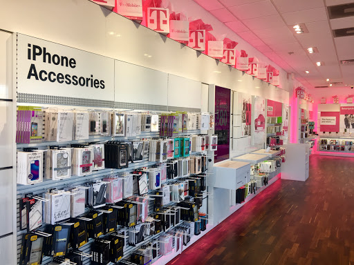 Cell Phone Store «T-Mobile», reviews and photos, 4830 Wilson Rd #200, Humble, TX 77396, USA
