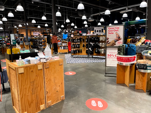 Camping Store «REI», reviews and photos, 71 Raymond Rd, West Hartford, CT 06107, USA