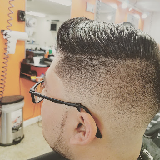 Barber Shop «DCB Barber Shop - Barber Shop Hispano», reviews and photos, 1545 E Olive Rd, Pensacola, FL 32514, USA