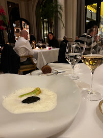 Plats et boissons du Restaurant français Le Cinq à Paris - n°3