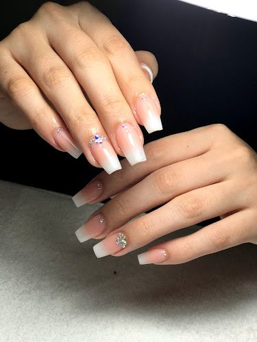 Marcela Romero centro de uñas