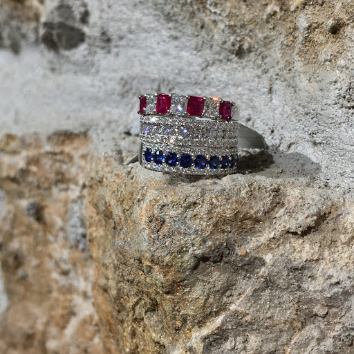 Jeweler «Hands Jewelers», reviews and photos, 109 E Washington St, Iowa City, IA 52240, USA