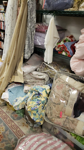 Thrift Store «Nothing New Thrift Shop (Warehouse)», reviews and photos, 4916 Arthur Kill Rd, Staten Island, NY 10309, USA