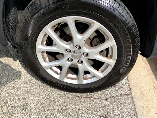 Car Detailing Service «Wheaton Car Wash & Detail», reviews and photos, 1520 E Roosevelt Rd, Wheaton, IL 60187, USA