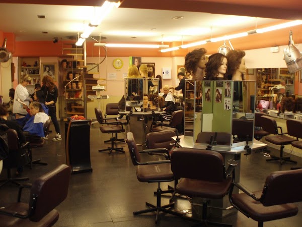 Academias Peluquería y Estetica Vallina