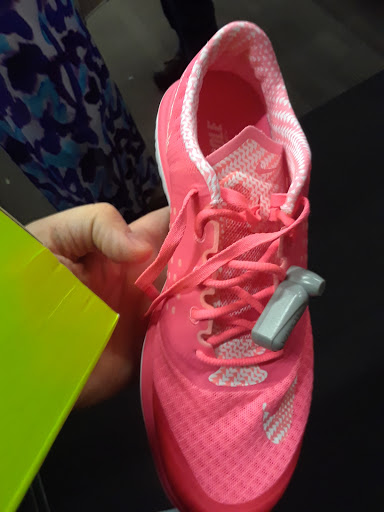 Shoe Store «DSW Designer Shoe Warehouse», reviews and photos, 44590 Ford Rd, Canton, MI 48187, USA