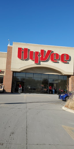 Hy-Vee Grocery Store